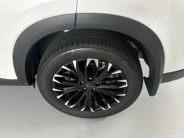 New 2026 Everest White Pearl TriCoat Nissan Dark Armor™ image 11