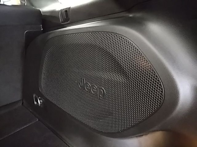 Used 2021 Gray Jeep Limited image 29
