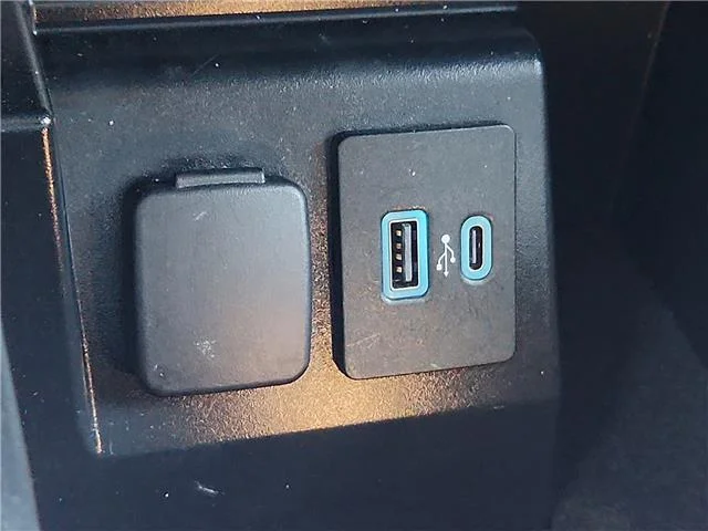 Used 2023 Silver Ford XLT 4x2 image 17