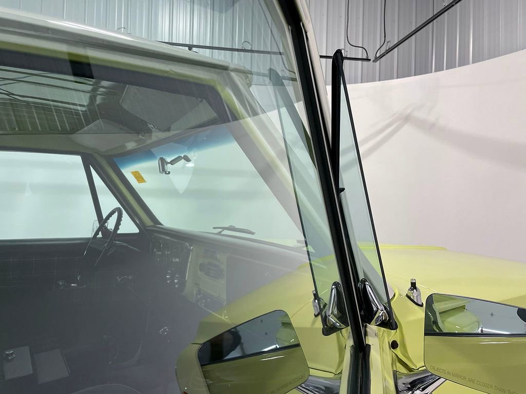 Used 1972 Yellow GMC  image 57