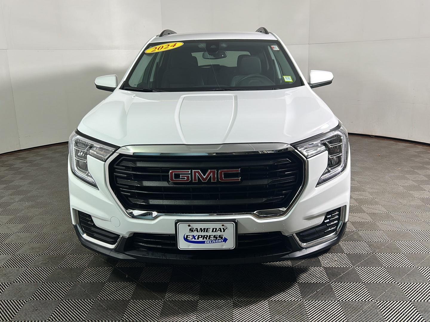 Used 2024 Summit White GMC SLE image 11