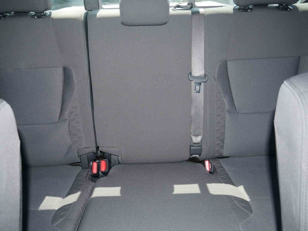 Used 2024  Toyota SR5 image 32
