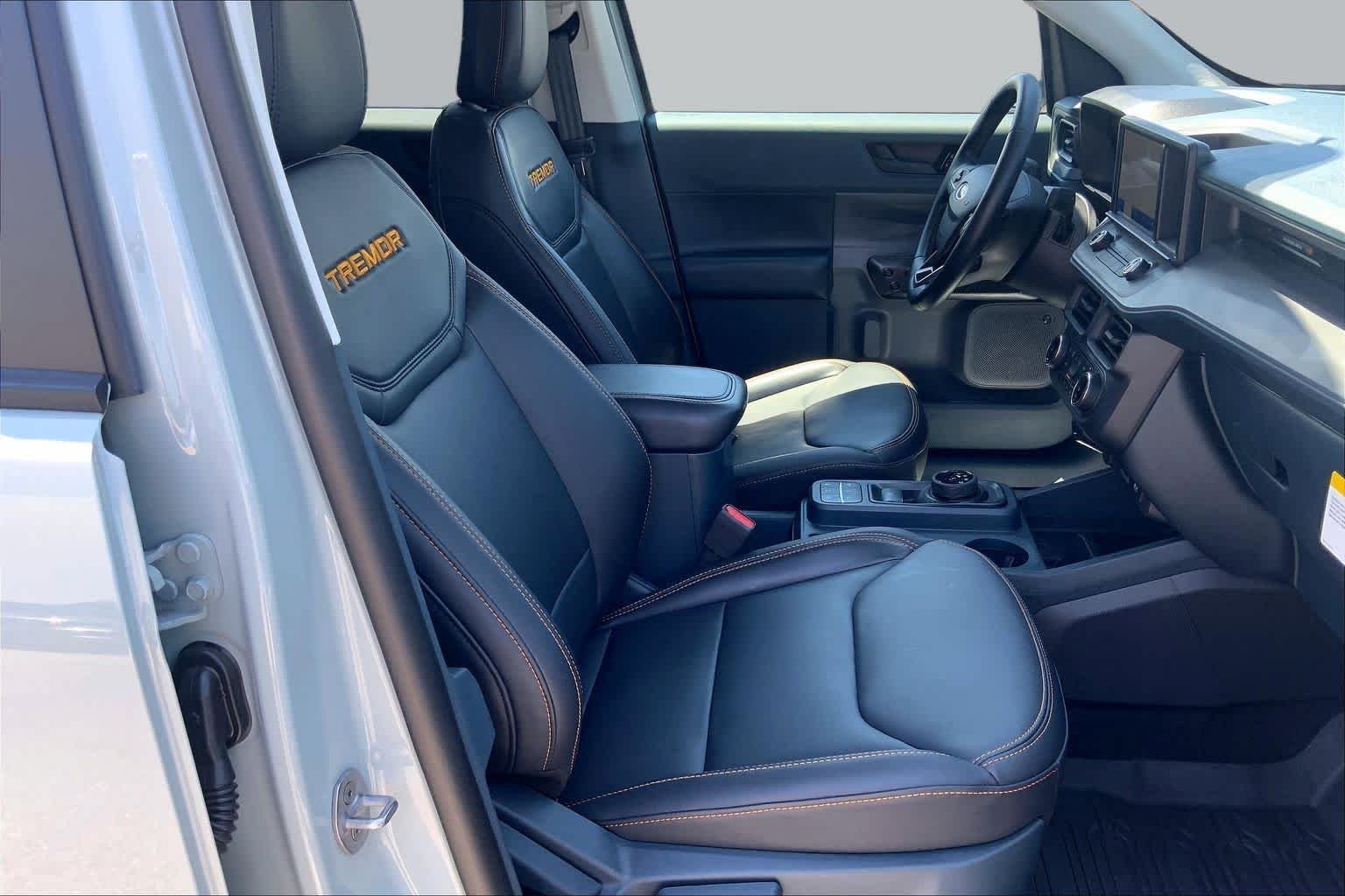 Used 2024 Cactus Gray Ford LARIAT Advanced image 9