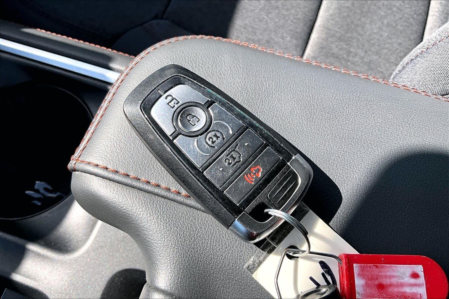 Used 2025 Oxford White Ford Active image 14