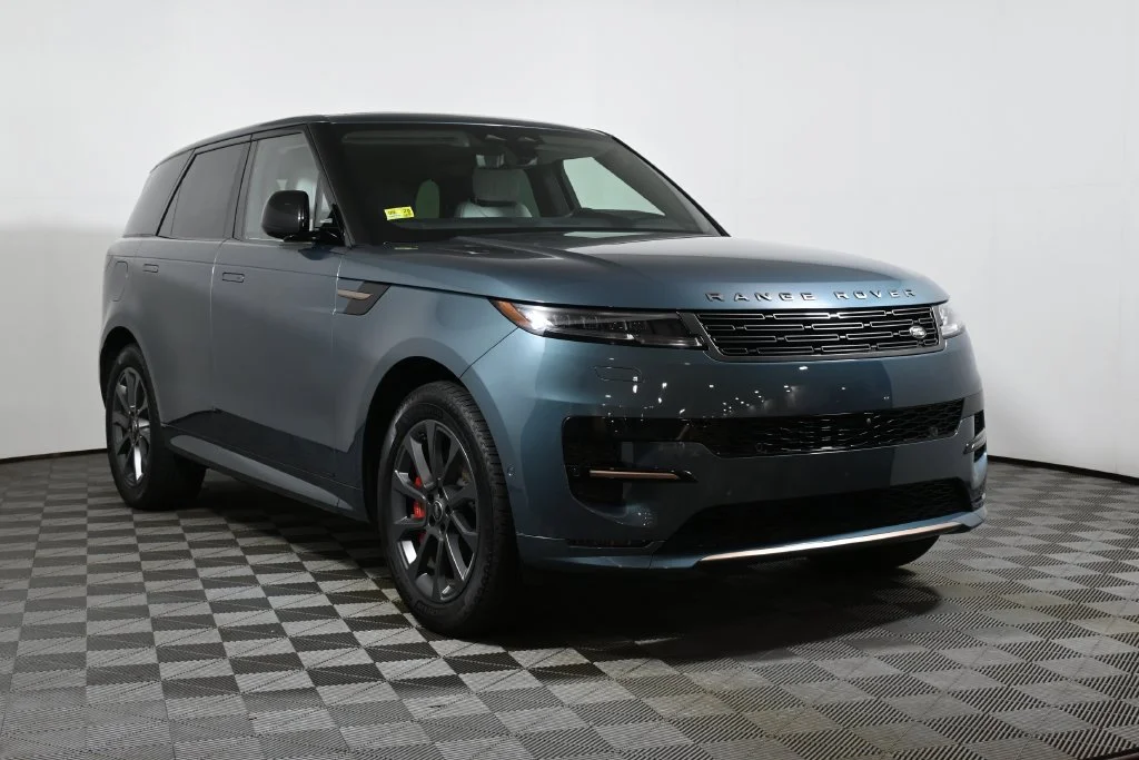 Used 2024 Green Land Rover Autobiography image 9