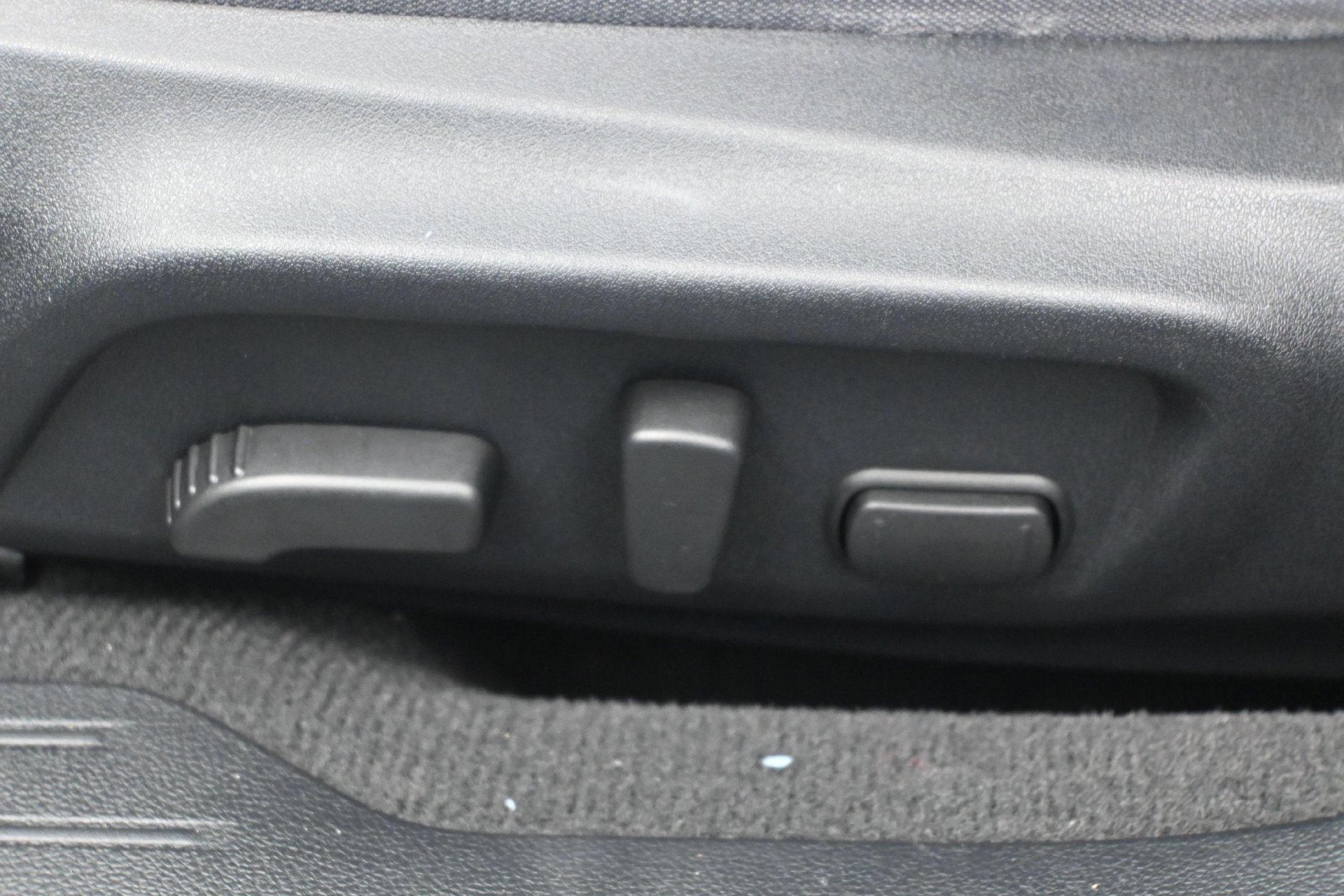 Used 2018 Twilight Blue Metallic Subaru 2.5i Premium image 25
