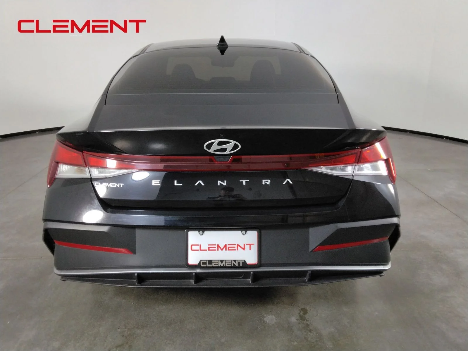 Used 2025 Black Hyundai SE image 6