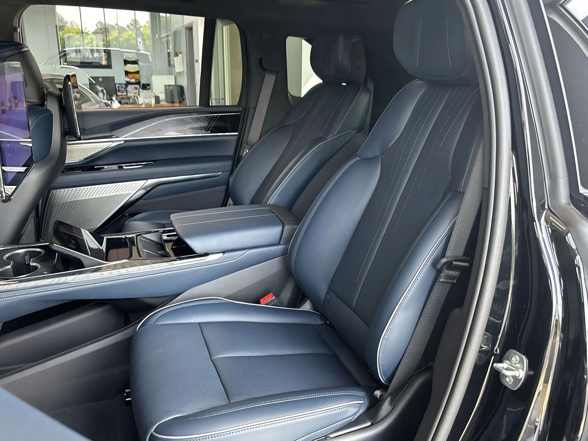 2025 Cadillac Escalade IQ Luxury 2 - Photo 79