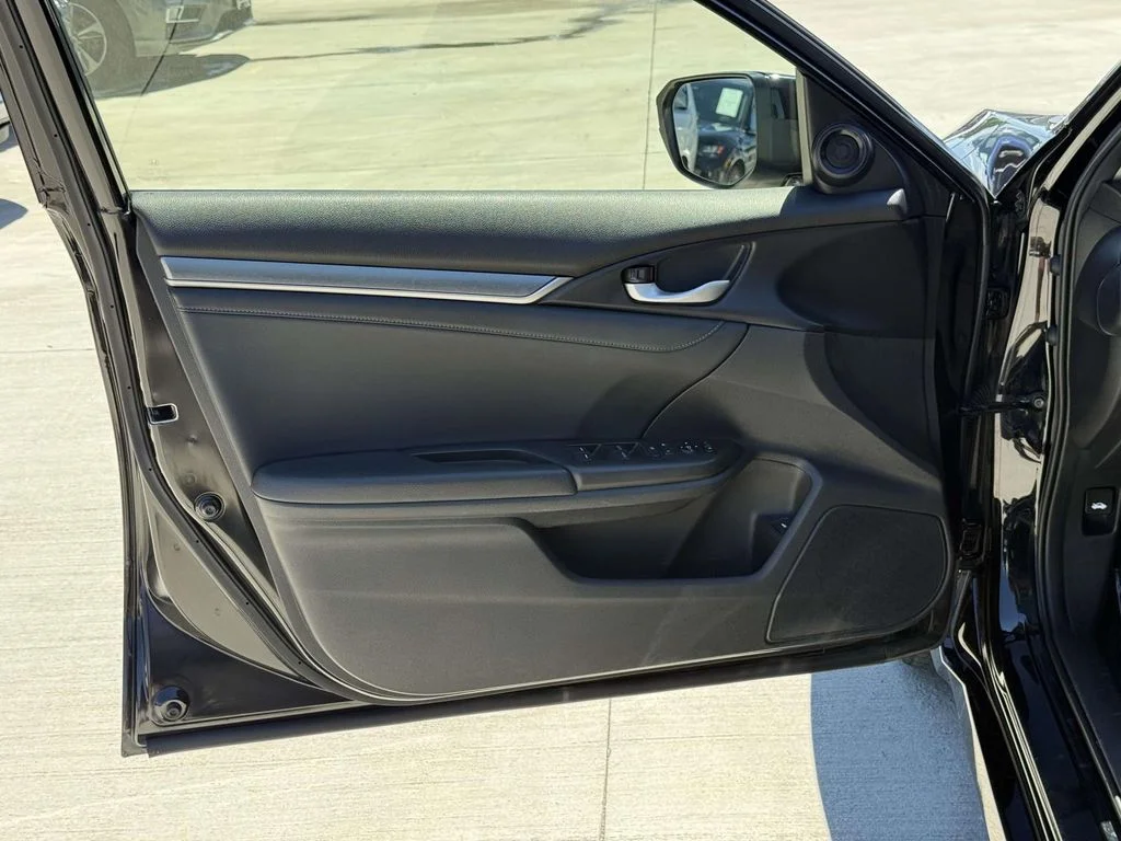 Used 2018 Black Honda EX-L image 29