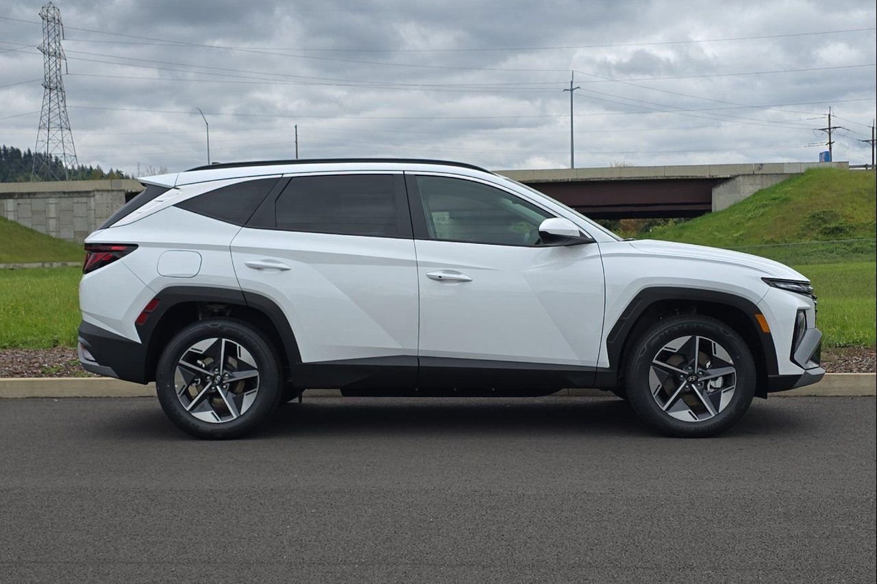 New 2026 White Hyundai SEL image 2