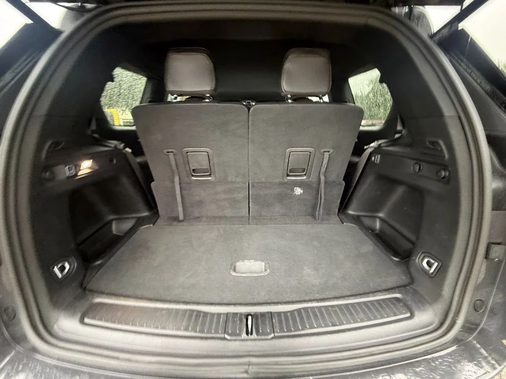 Used 2024 Gray Jeep Altitude image 19