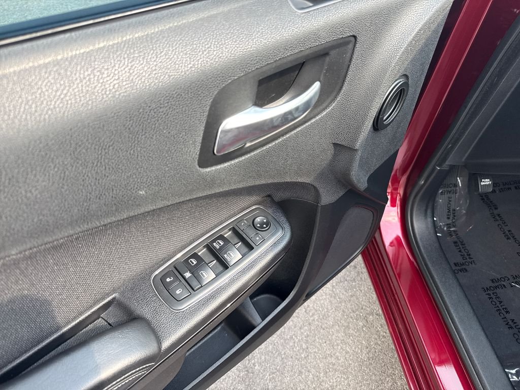 Used 2018 Red Dodge SXT image 11