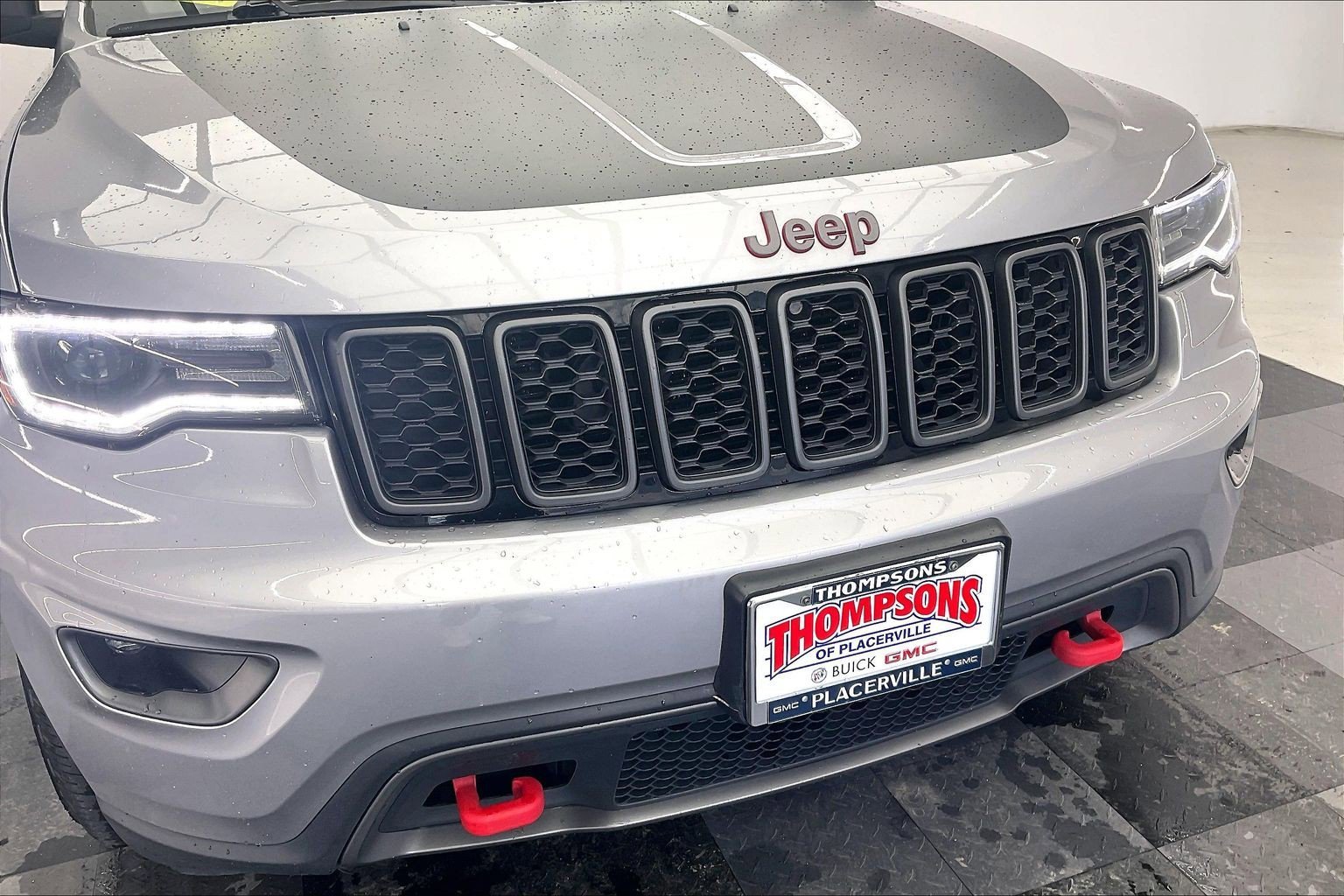 Used 2018 Silver Jeep Trailhawk 4x4 image 30