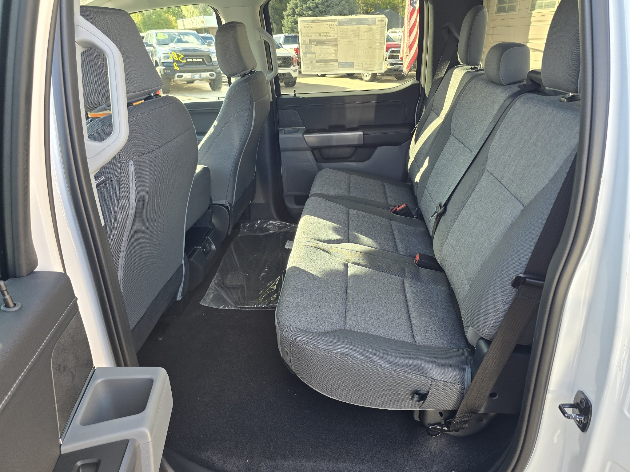 New 2026 Oxford White Ford XLT image 30