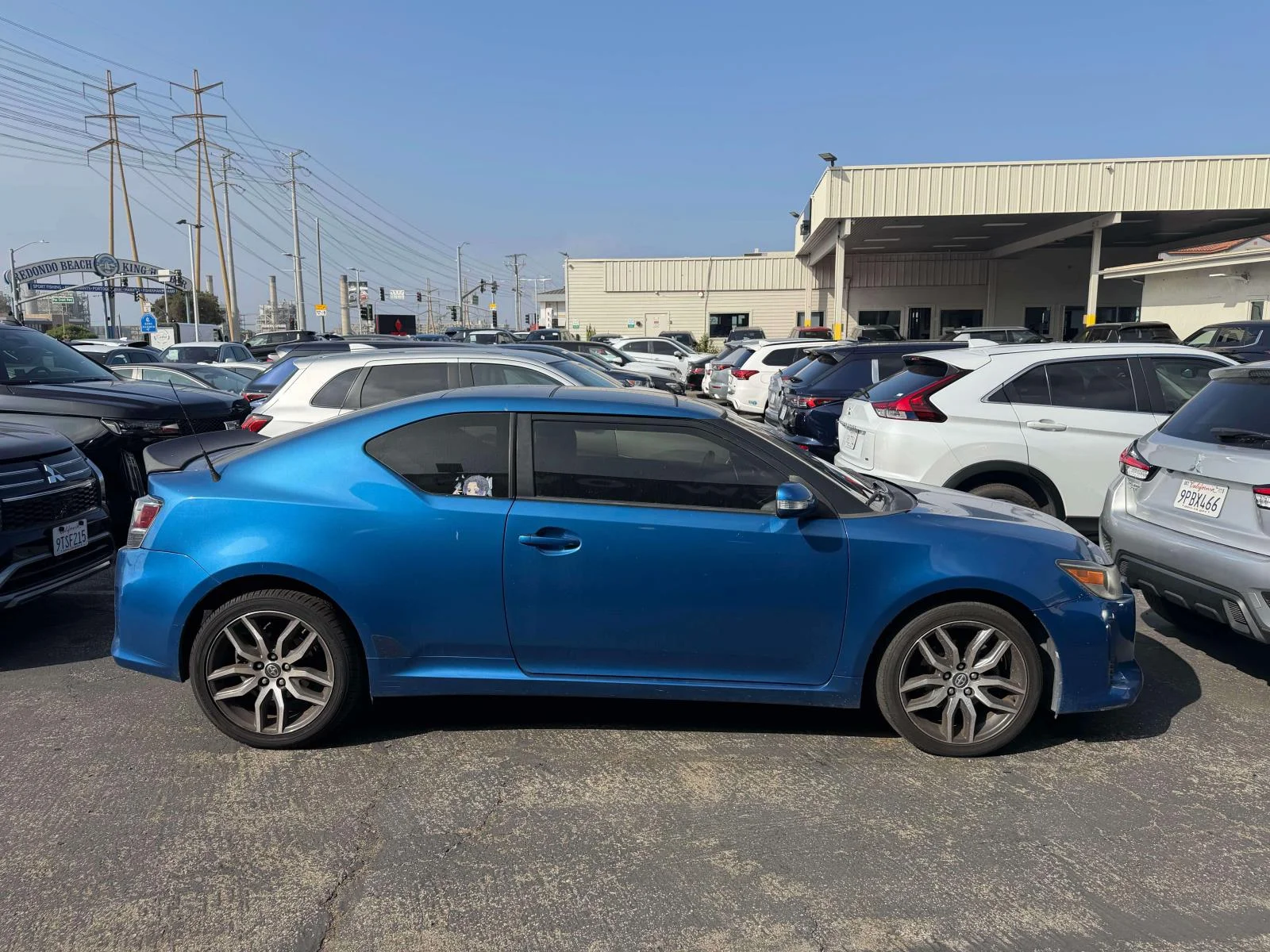 Used 2015 Blue Streak Metallic Scion  image 4