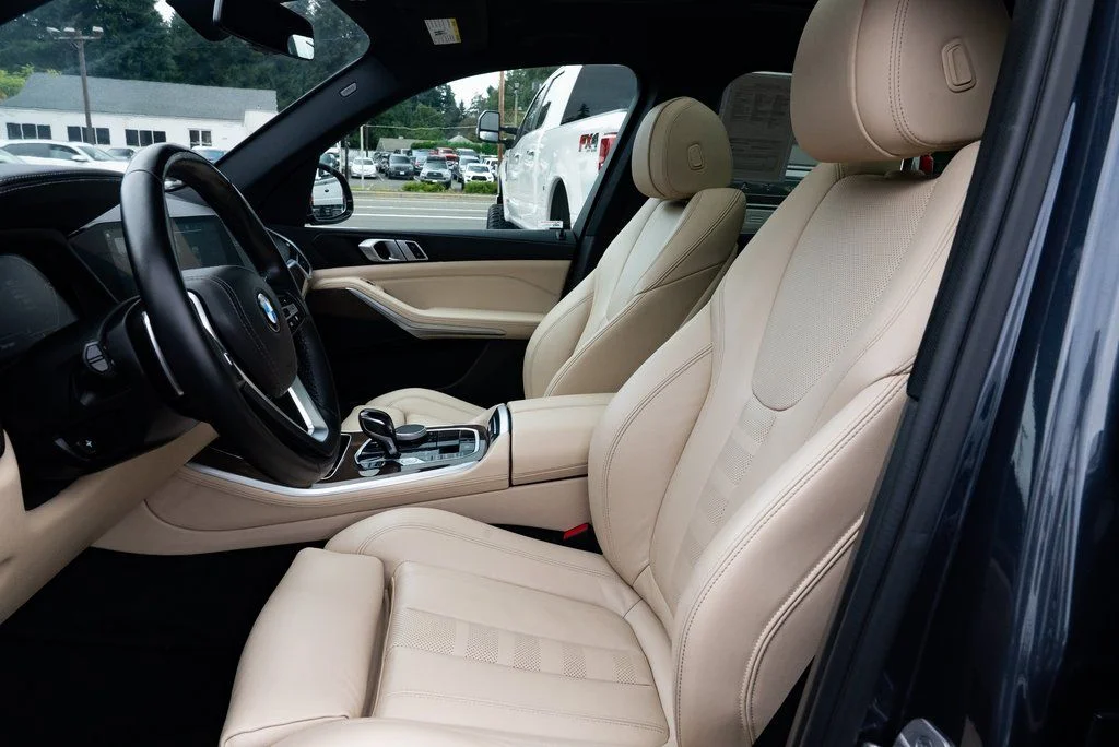 Used 2021 Gray BMW xDrive40i image 18