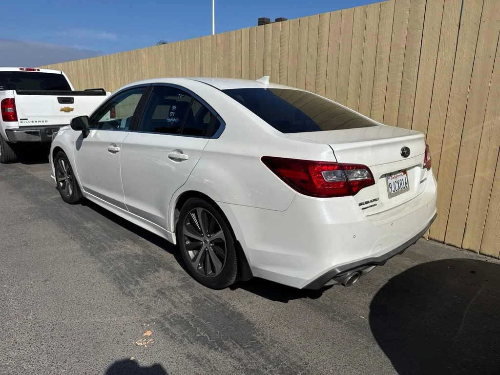 Used 2018 White Subaru 2.5i image 3