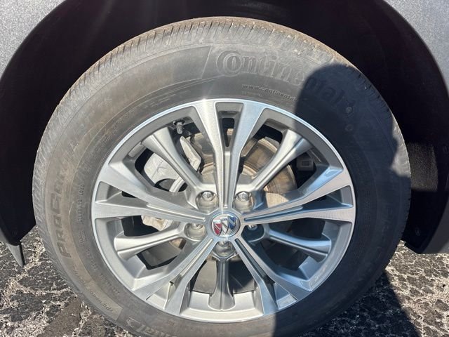 Used 2023 Red Buick Preferred image 27