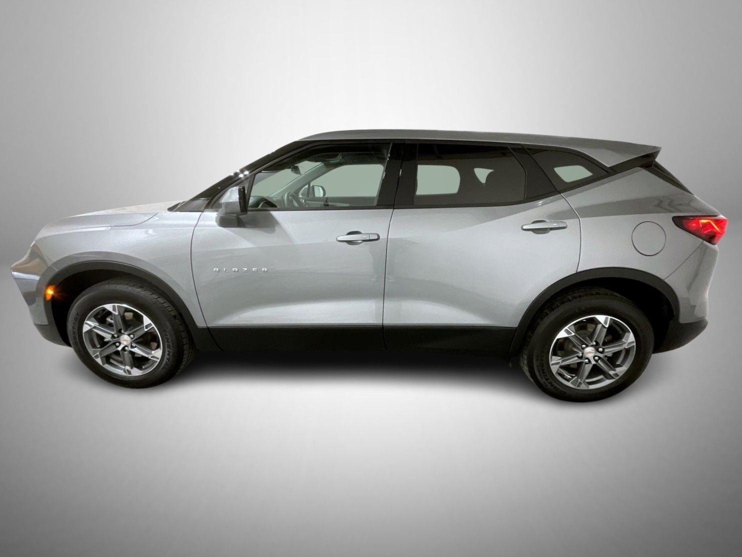 Used 2025 Gray Chevrolet LT image 24