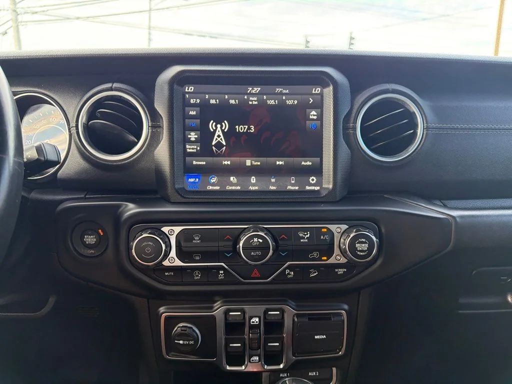 Used 2020 White Jeep Unlimited Sahara image 32