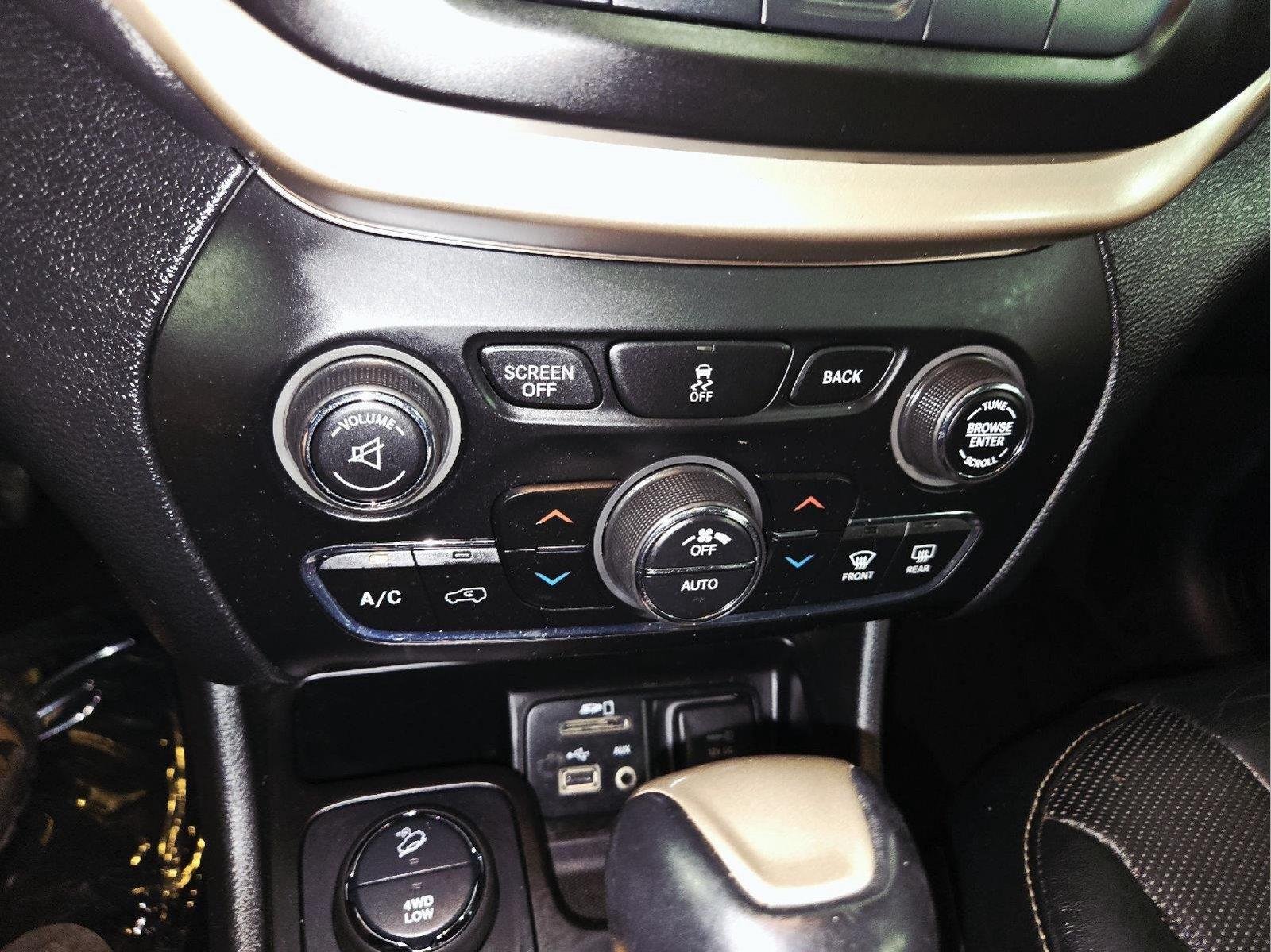 Used 2014 Brilliant Black Crystal Pearlcoat Jeep Limited image 34