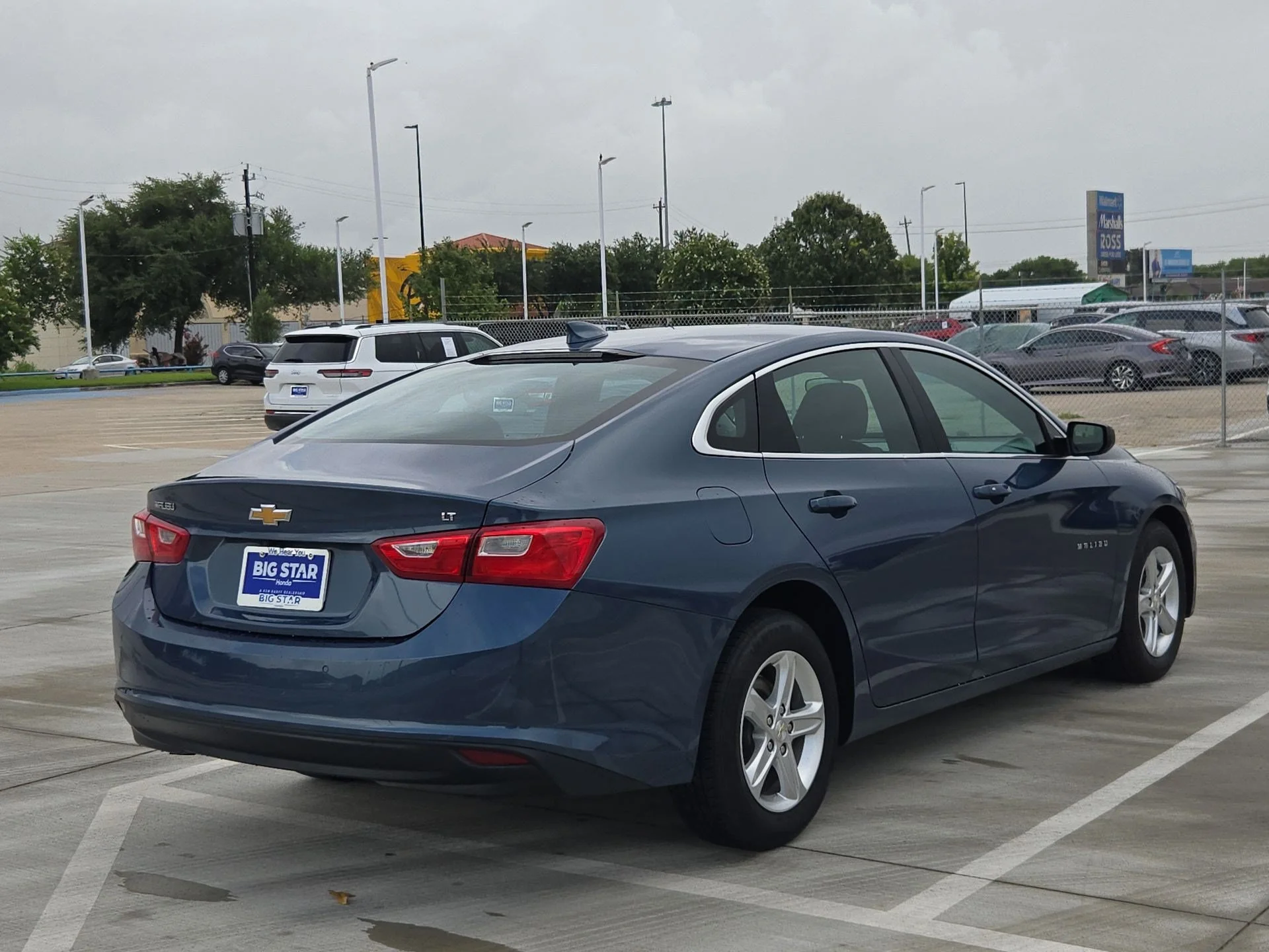 Used 2024 Lakeshore Blue Metallic Chevrolet LT image 3