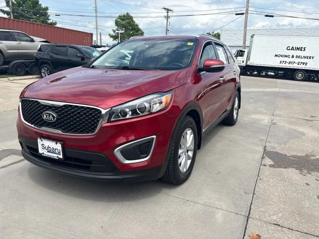 Used 2018 Red Kia LX image 3