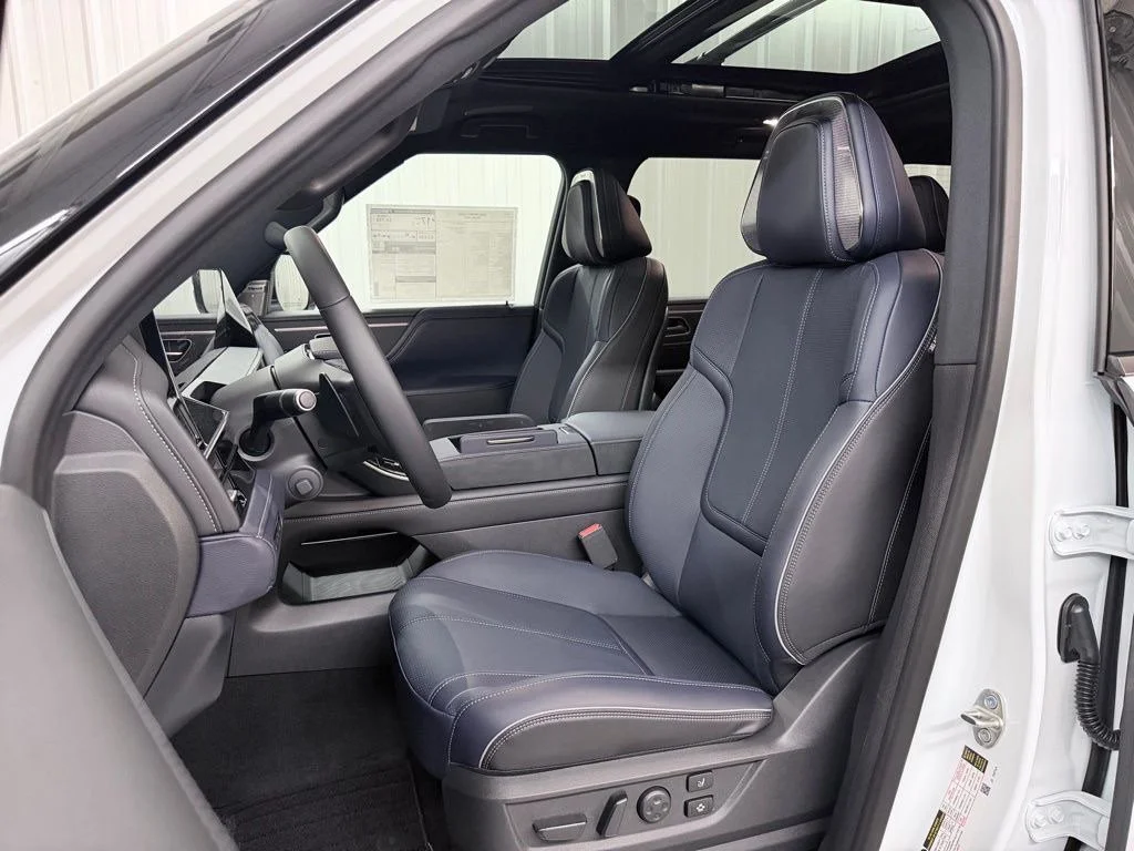 Used 2026 White INFINITI SPORT image 13