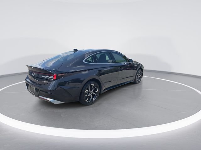 Certified Used 2025 Blue Hyundai SEL image 8