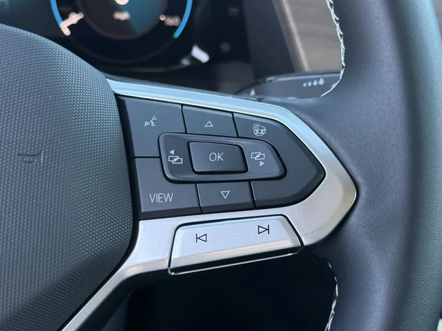 New 2026 Silver Volkswagen 2.0T SE w/Technology image 11