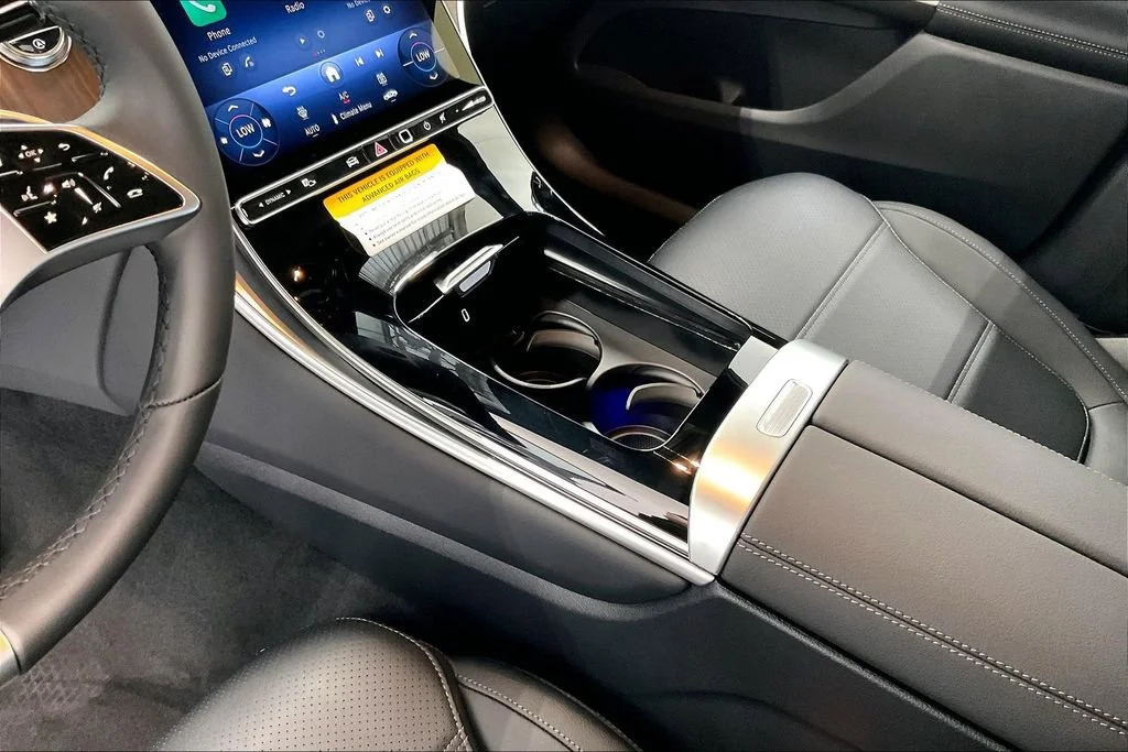 New 2026 Polar White Mercedes-Benz GLC 300 image 19