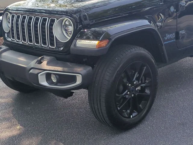 Used 2025 Black Jeep Sahara 4xe image 9