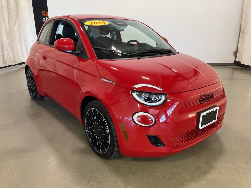 2024 FIAT 500e -'s photo