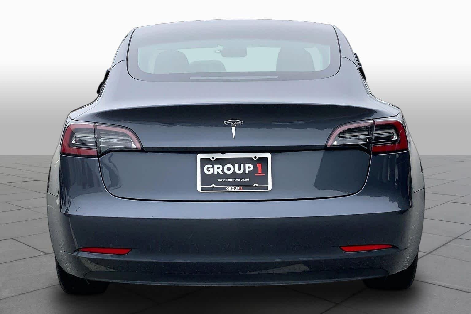 Used 2023  Tesla  image 4