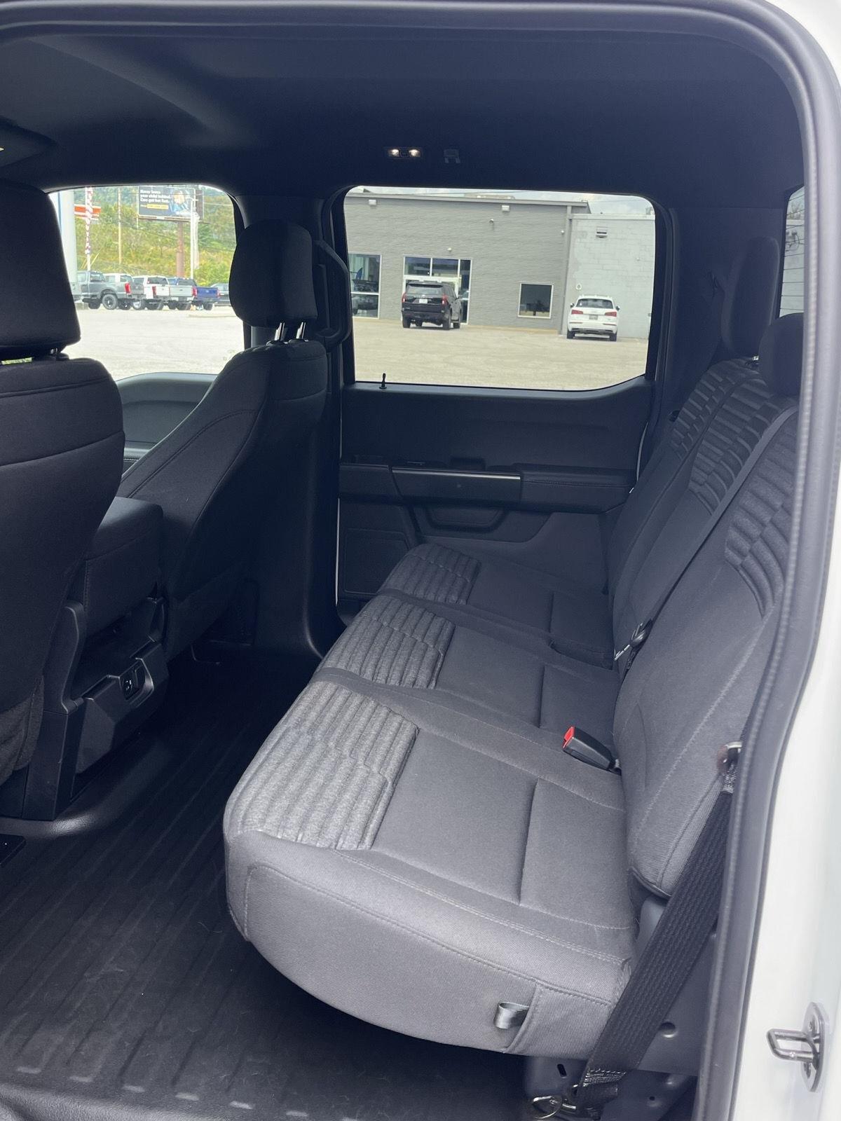 Used 2023 Oxford White Ford XL image 20