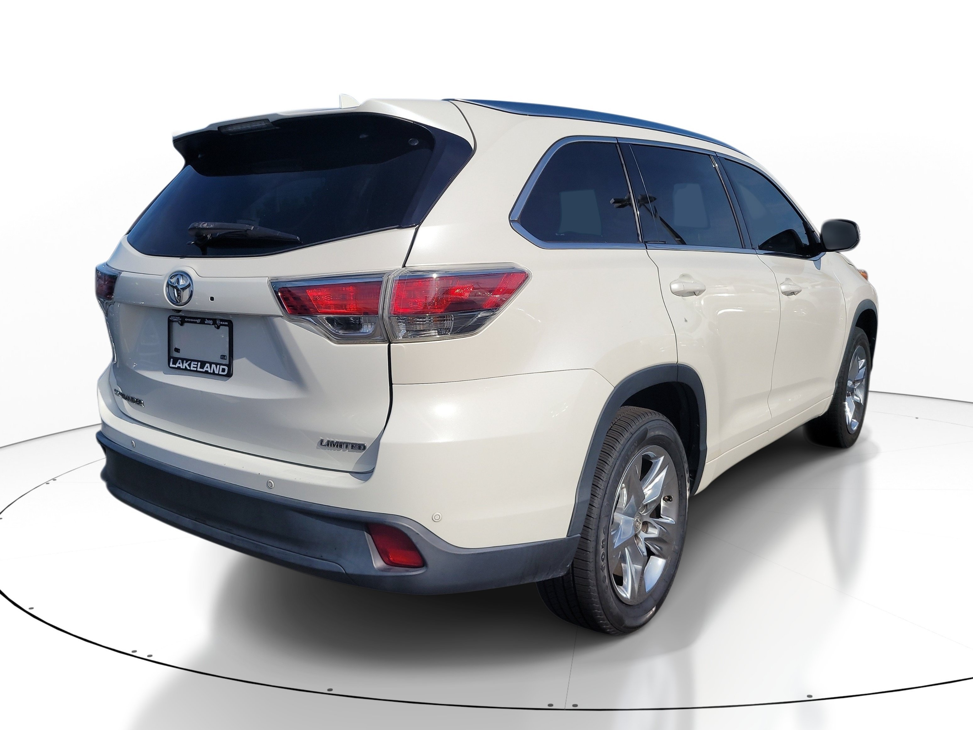Used 2014 Blizzard Pearl Toyota Limited image 4