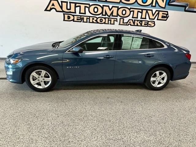 Used 2024 Lakeshore Blue Metallic Chevrolet 1LT image 2