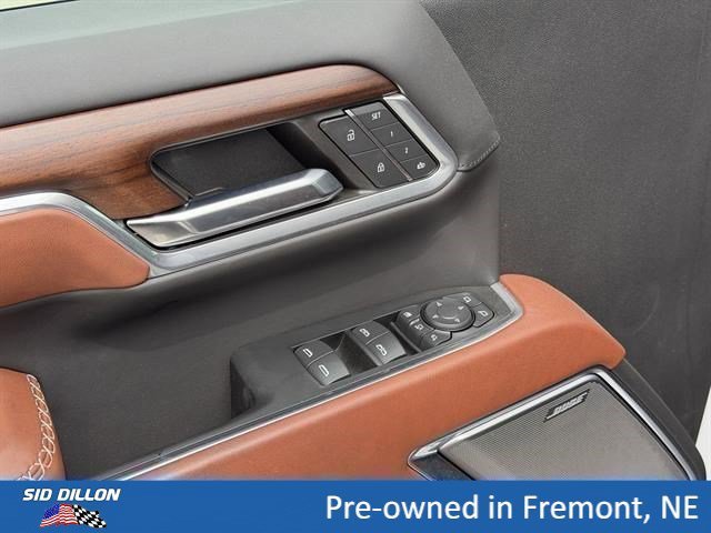 Used 2025 White Frost Tricoat GMC Denali Ultimate image 17