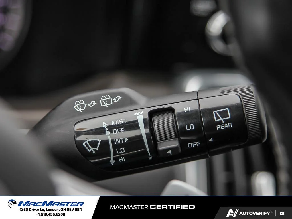 Used 2022  Kia  image 19