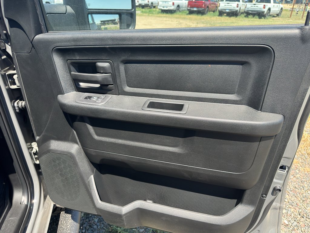 New 2026 Ceramic Gray Clear-Coat Exterior Paint RAM Warlock image 9