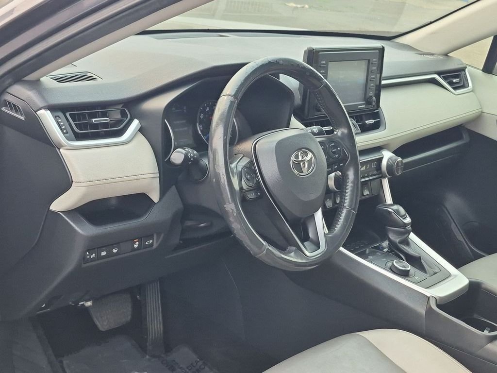 Used 2022 Magnetic Gray Metallic Toyota XLE Premium image 11