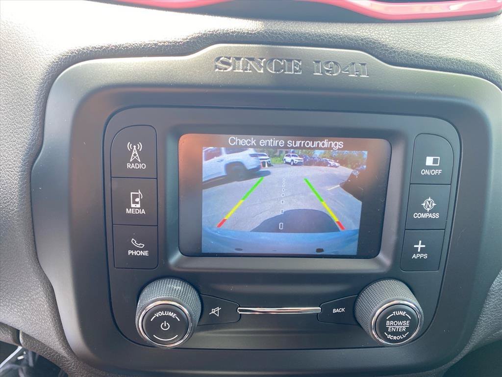 Used 2017 Glacier Metallic Jeep Latitude image 16