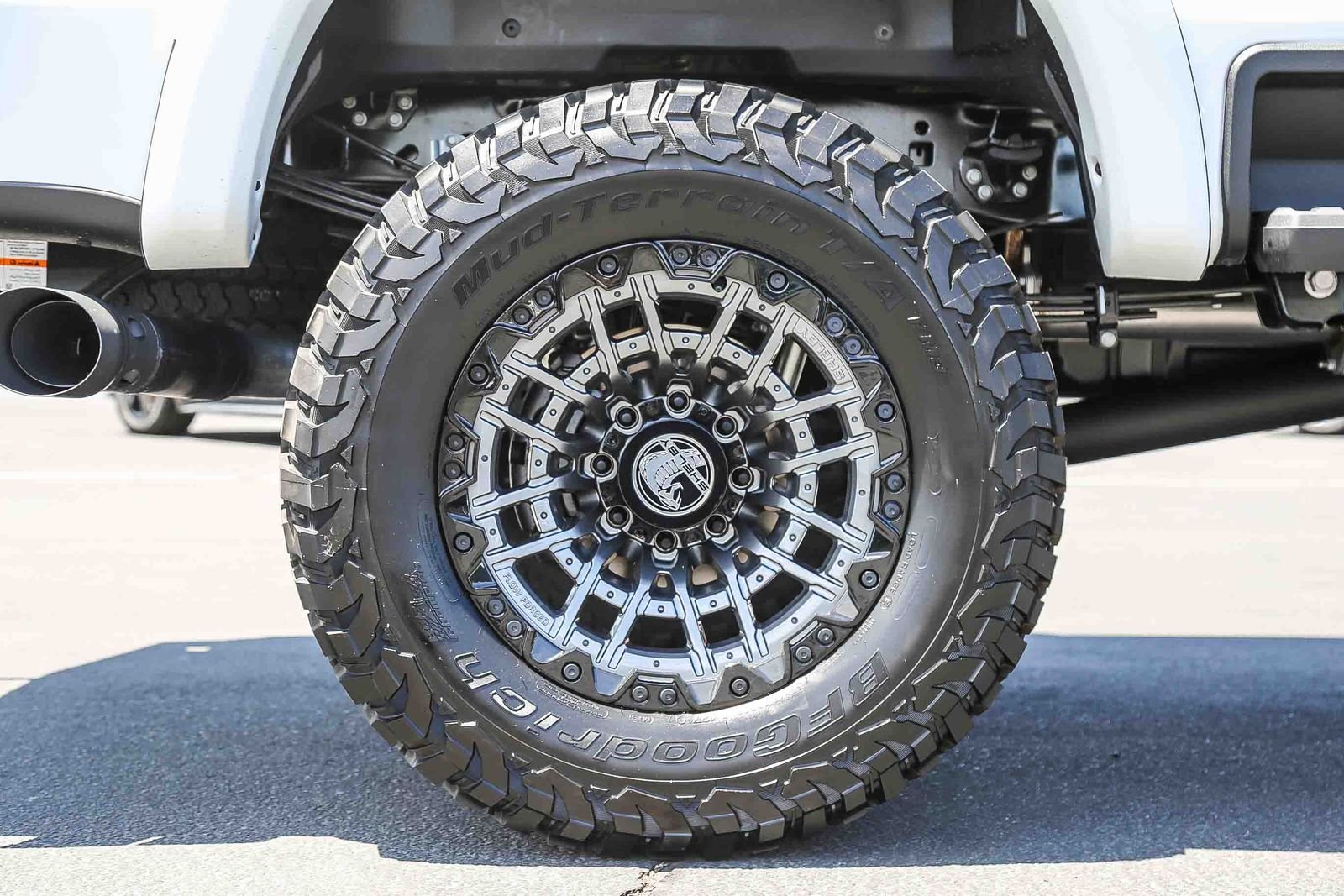 New 2026 Star White Metallic Tri-Coat Ford F-250® Lariat® image 12