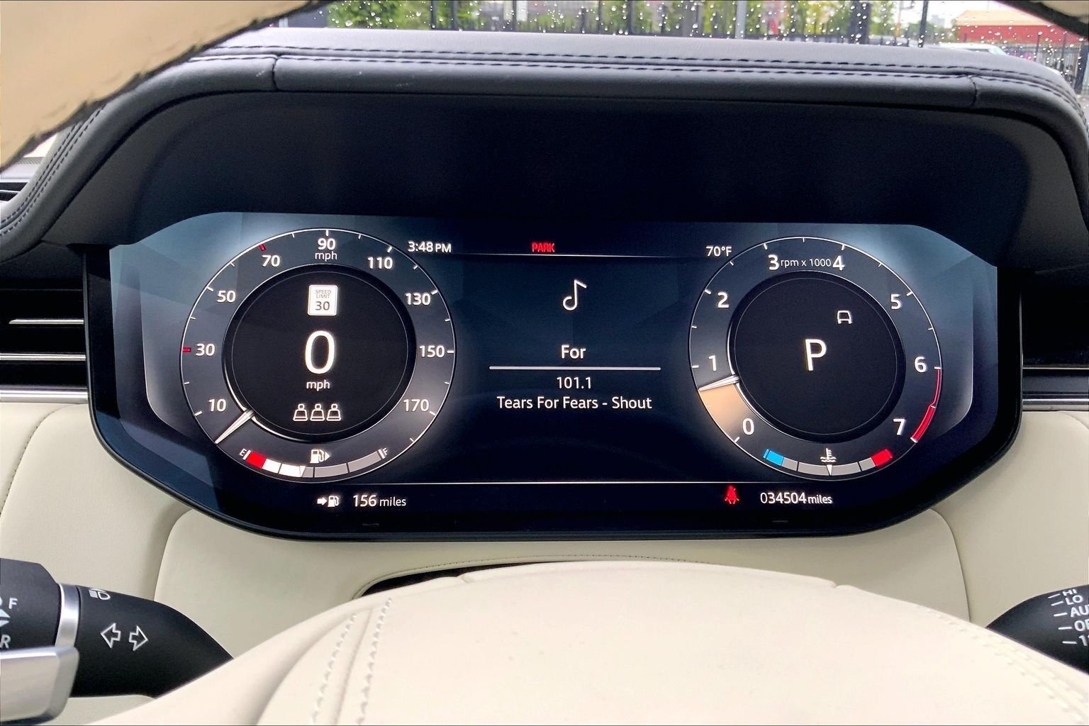 Used 2023 Batumi Gold Premium Metallic Land Rover SE image 25