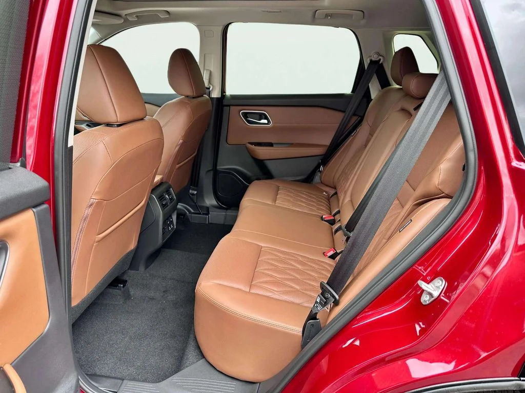 New 2026 Scarlet Ember Tintcoat Nissan Platinum image 14