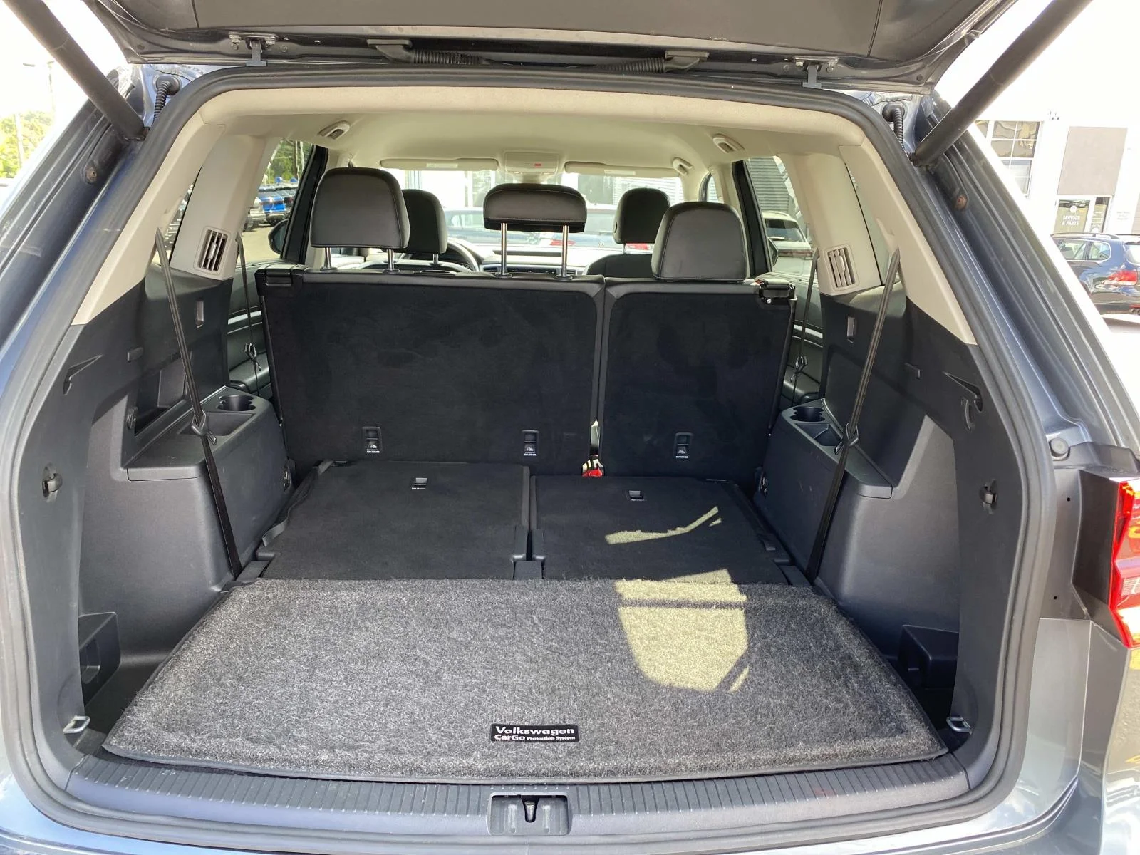 Used 2019 Platinum Gray Metallic Volkswagen 3.6L V6 SE w/Technology 4MOTION image 6
