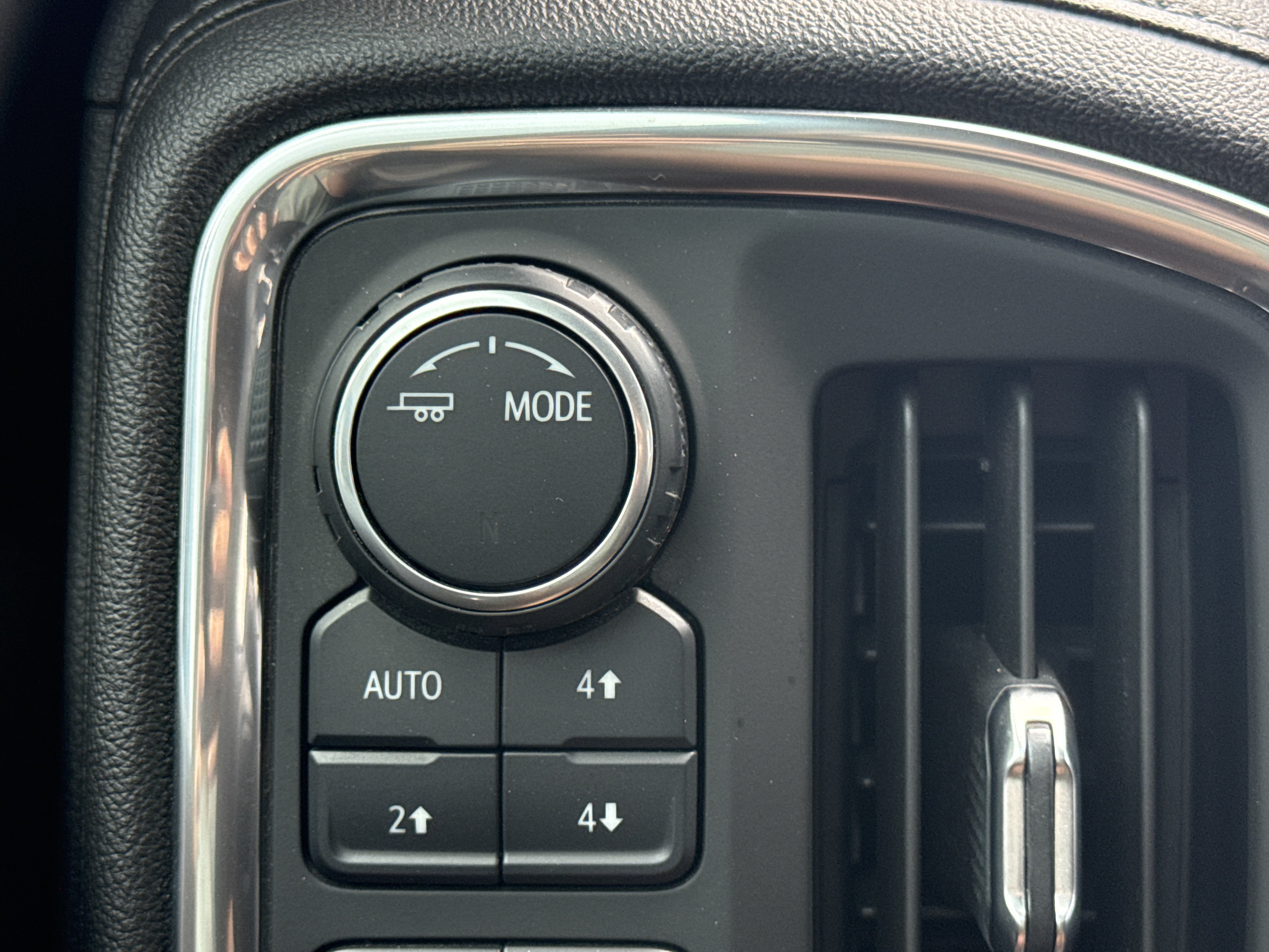 Used 2021 SATIN STEEL METALLIC Chevrolet LT Trail Boss image 22