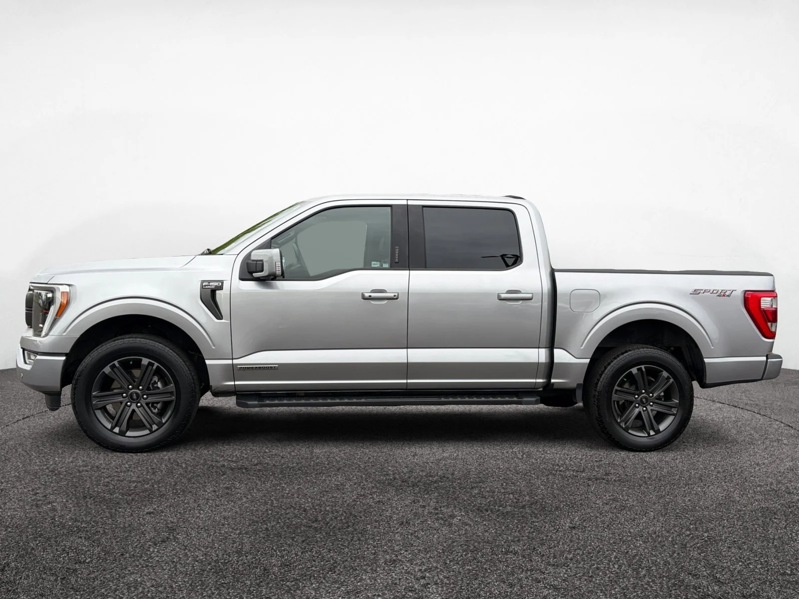 Used 2023 Silver Ford Lariat image 2