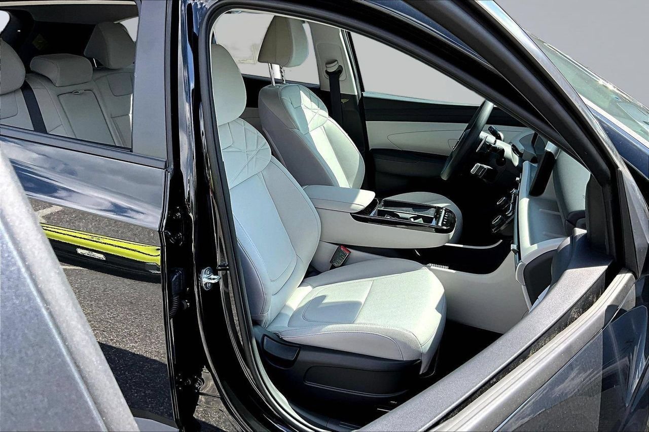 New 2026 Black Hyundai SEL image 26
