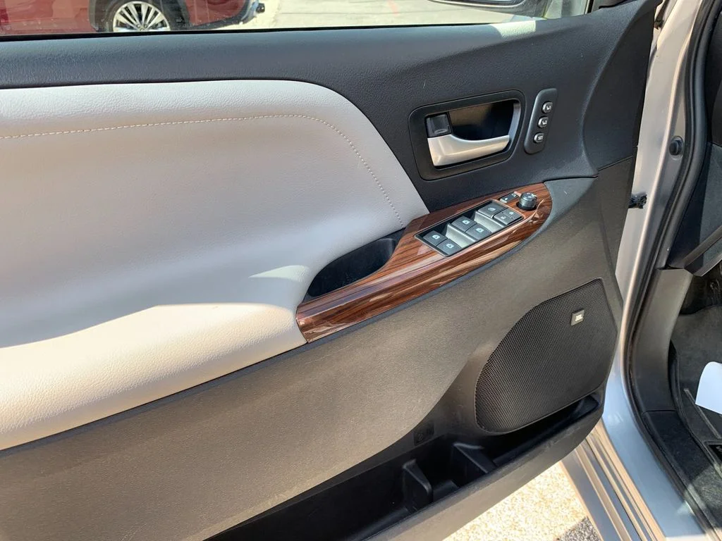 Used 2017 Silver Toyota Limited Premium image 12